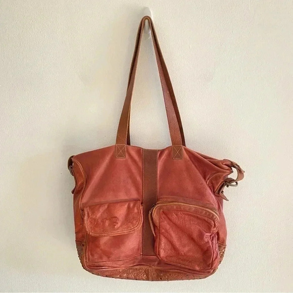 SAMANT CHAUHAN Bag - Picture 1 of 16